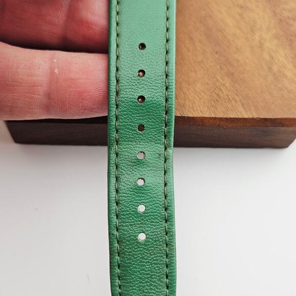 Vintage 90s Pluto Mickey Dreaming Womens Watch Red Green Christmas Santa Holiday - Picture 7 of 8